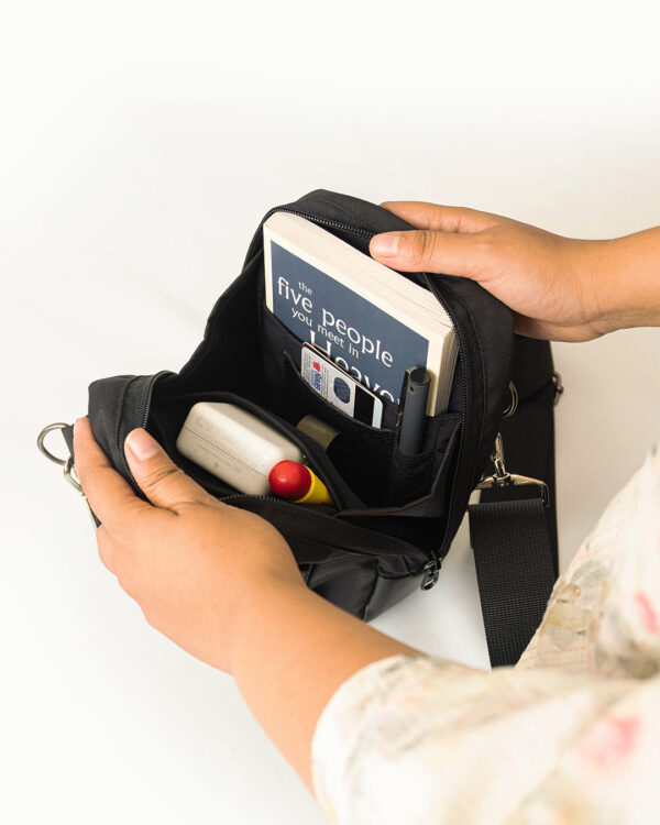 City Sling inside pocket view