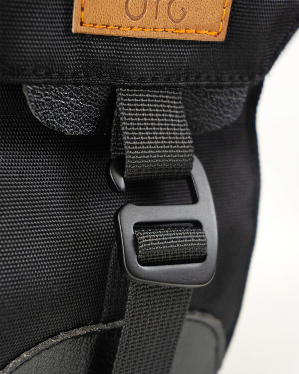 G-hook for phone access in city sling