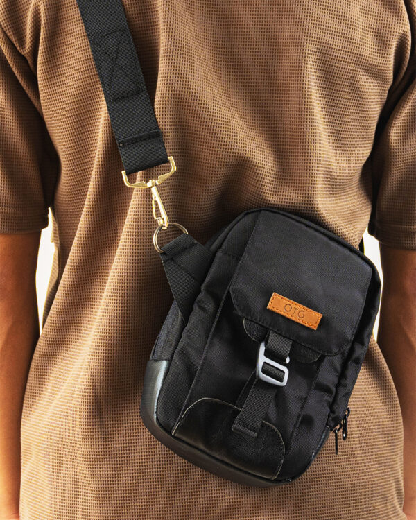 City Sling backpack in black